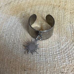 Bague acier avec breloque soleil